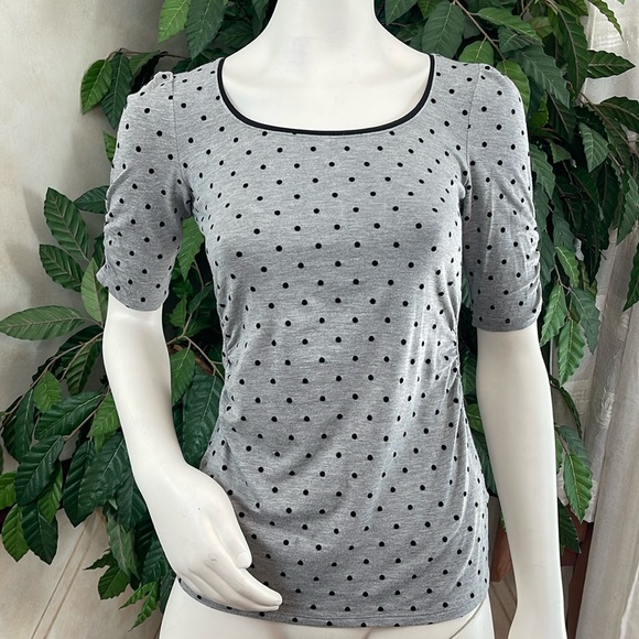 WHBM POLKA DOT SHIRRED SLEEVE TOP - Picture 3 of 11